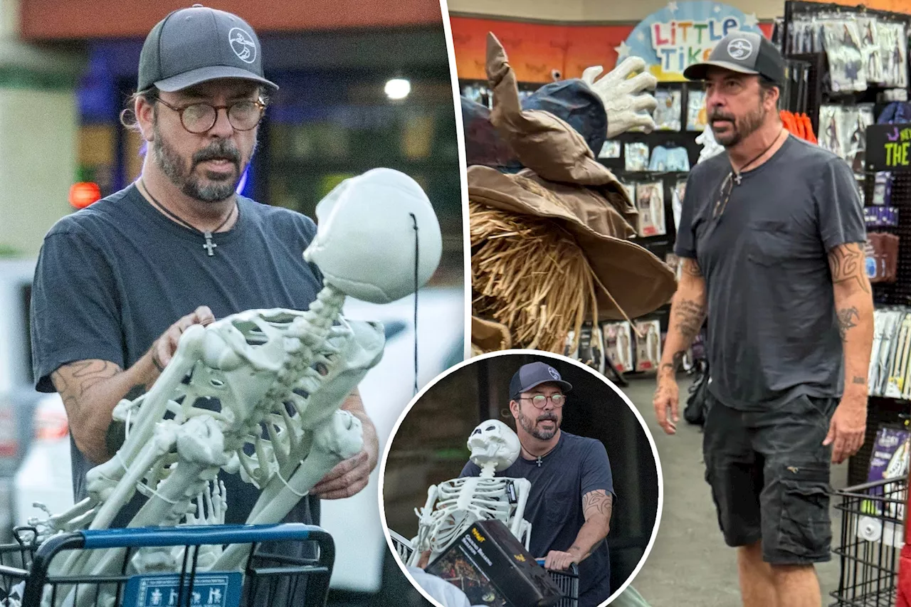 Foo Fighters' Dave Grohl spotted for the first time since cheating and baby scandal: photos