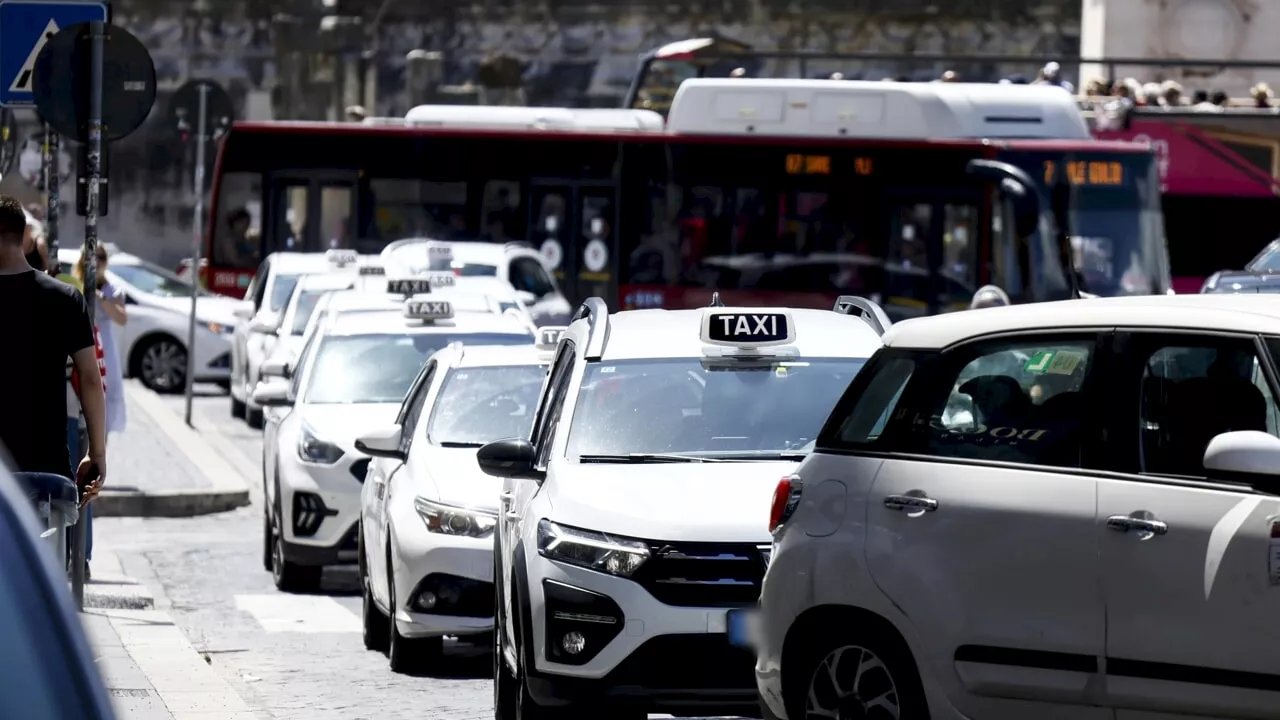 Taxi a Roma in emergenza: i sindacati chiedono il ripristino dei parcheggi soppressi per i cantieri