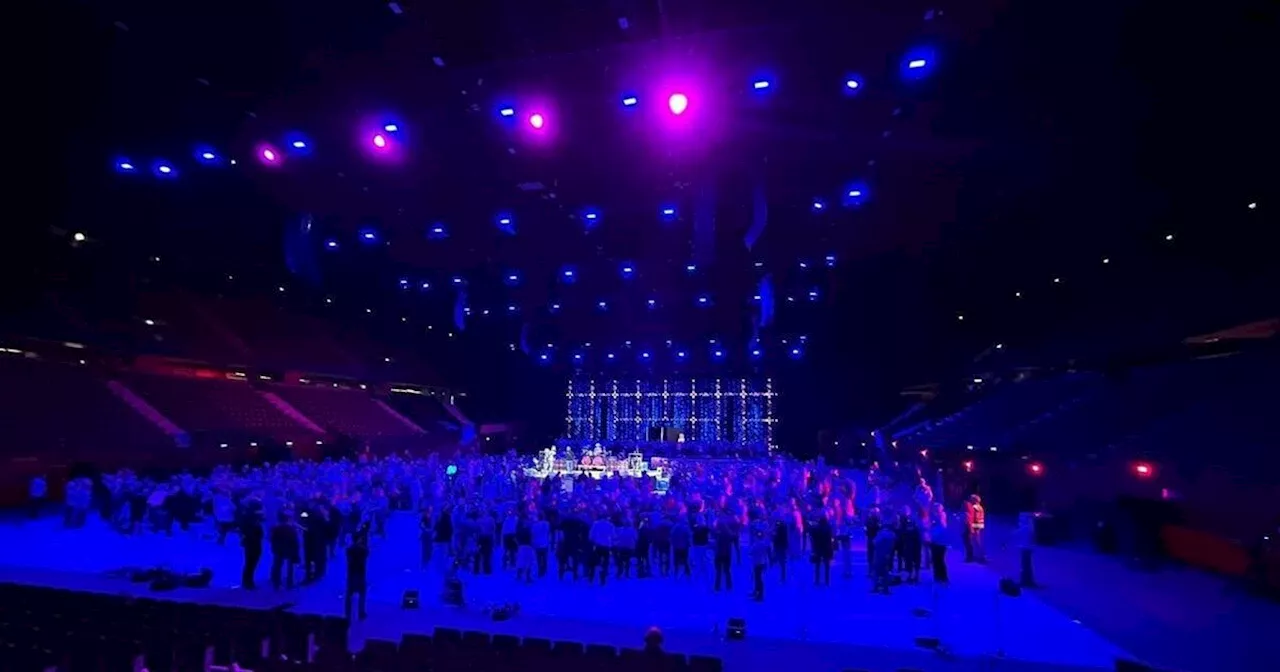 Honderd muzikanten brengen eerbetoon aan Golden Earring in Ahoy