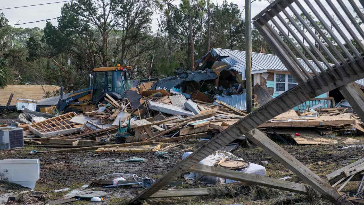 Huracán Helene deja al menos 107 muertos en Estados Unidos