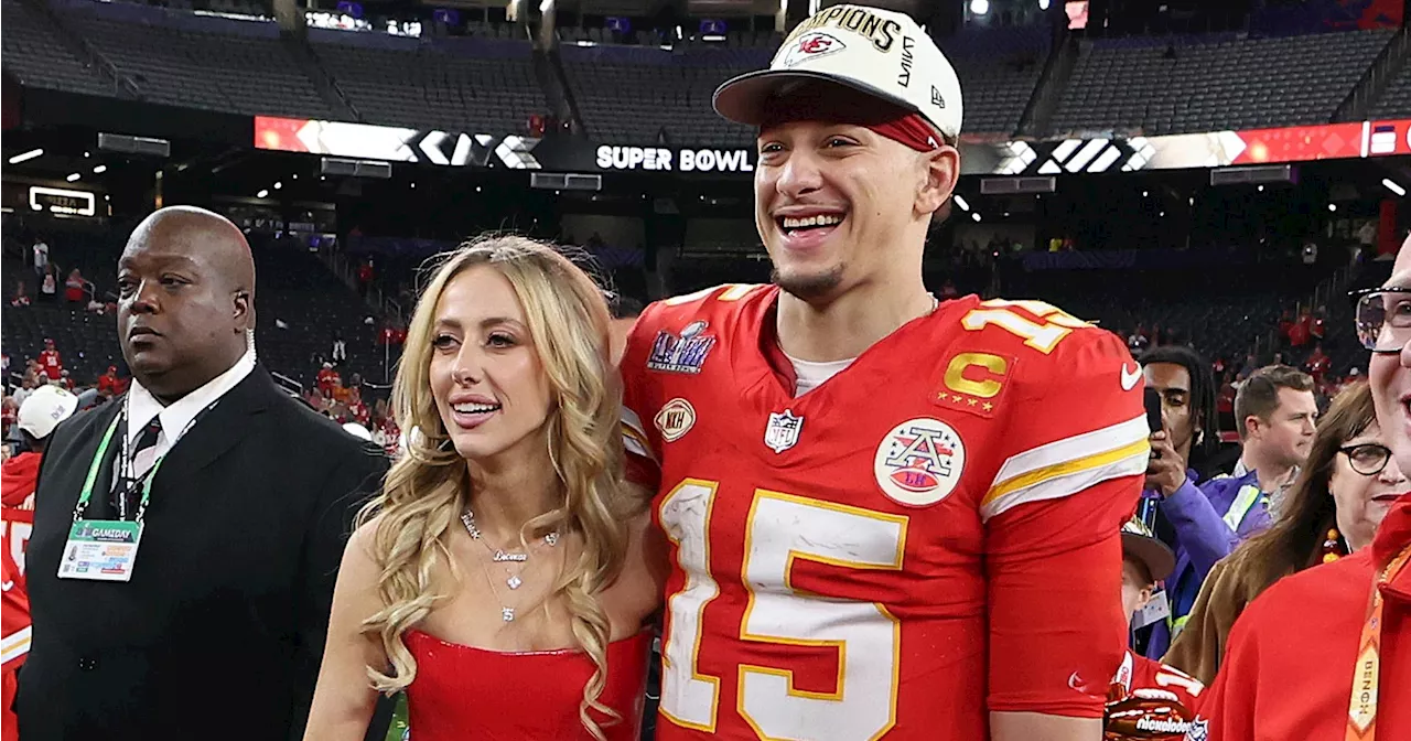 Pregnant Brittany Mahomes Shows Off Chiefs Game Day Outfit