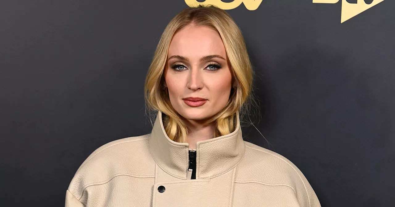 Sophie Turner Clarifies Comments About Single Mom 'Struggle'