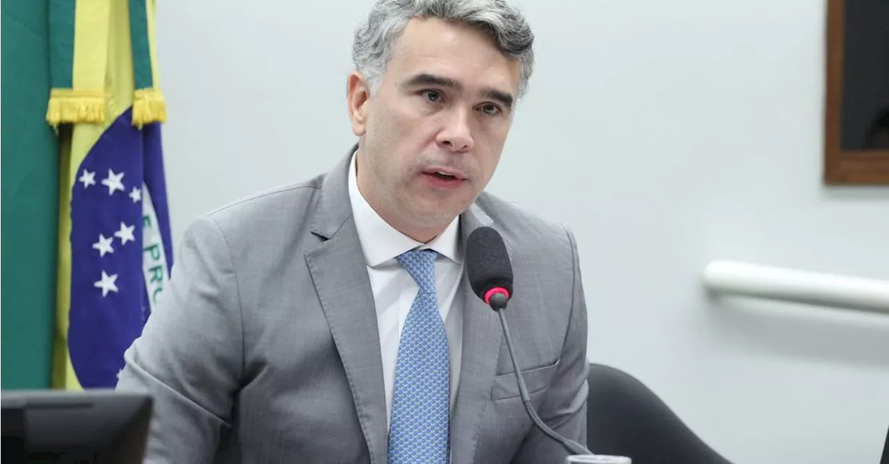 Justiça suspende Instagram e horário na TV de candidato em Maceió por 24h