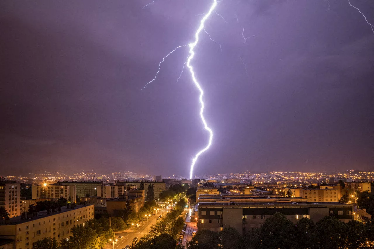 Orages violents et fortes pluies : la Loire en alerte, les prévisions météo