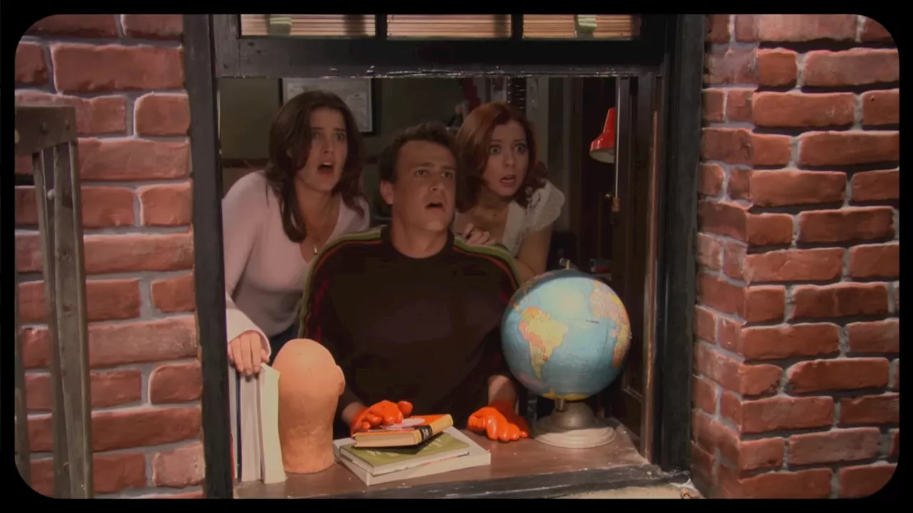 How I Met Your Mother: Hannigan Has Spinoff Idea; Didn't Watch HIMYF