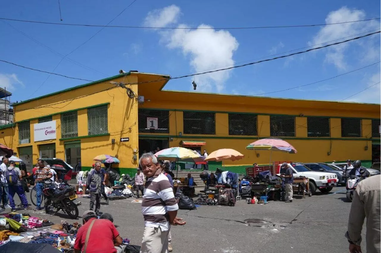 Disminuyó un 50% la entrada de camiones para abastecer la plaza de mercados de Manizales