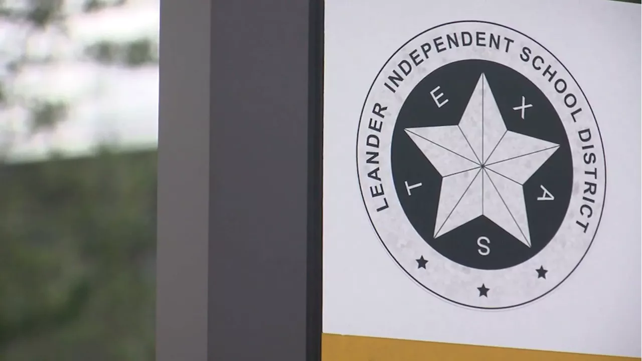 Leander middle school apologizes for displaying student names during vaccine update