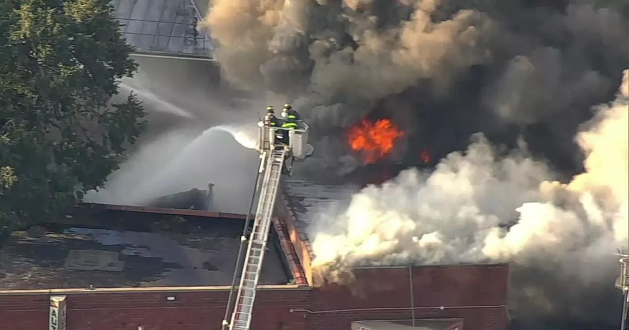 Crews spend hours battling fire at Jamaica, Queens tire shop