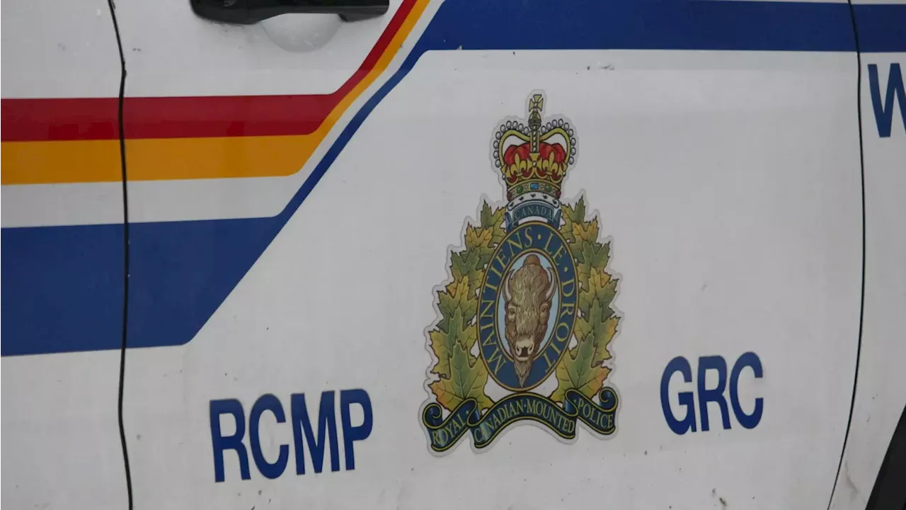 Girl arrested after knife attacks in Courtenay: RCMP