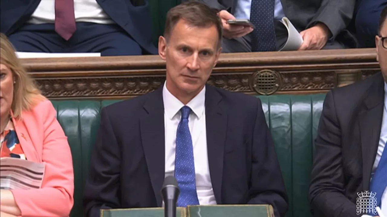 Jeremy Hunt urges economic watchdog to prevent Chancellor Rachel Reeves 'fiddling the fiscal rules'