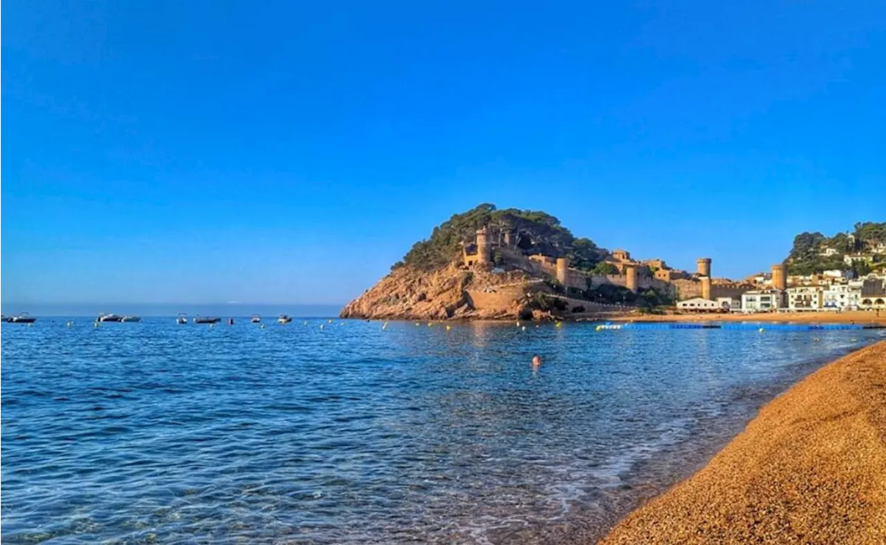 Asisten a familia de mexicana que cayó de un acantilado para “hacerse una foto” en castillo de Tossa de Mar, Cataluña