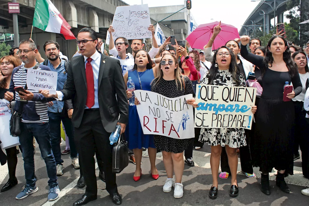 Madrugan a morenistas en San Lázaro; “¡no les demos más poder!”