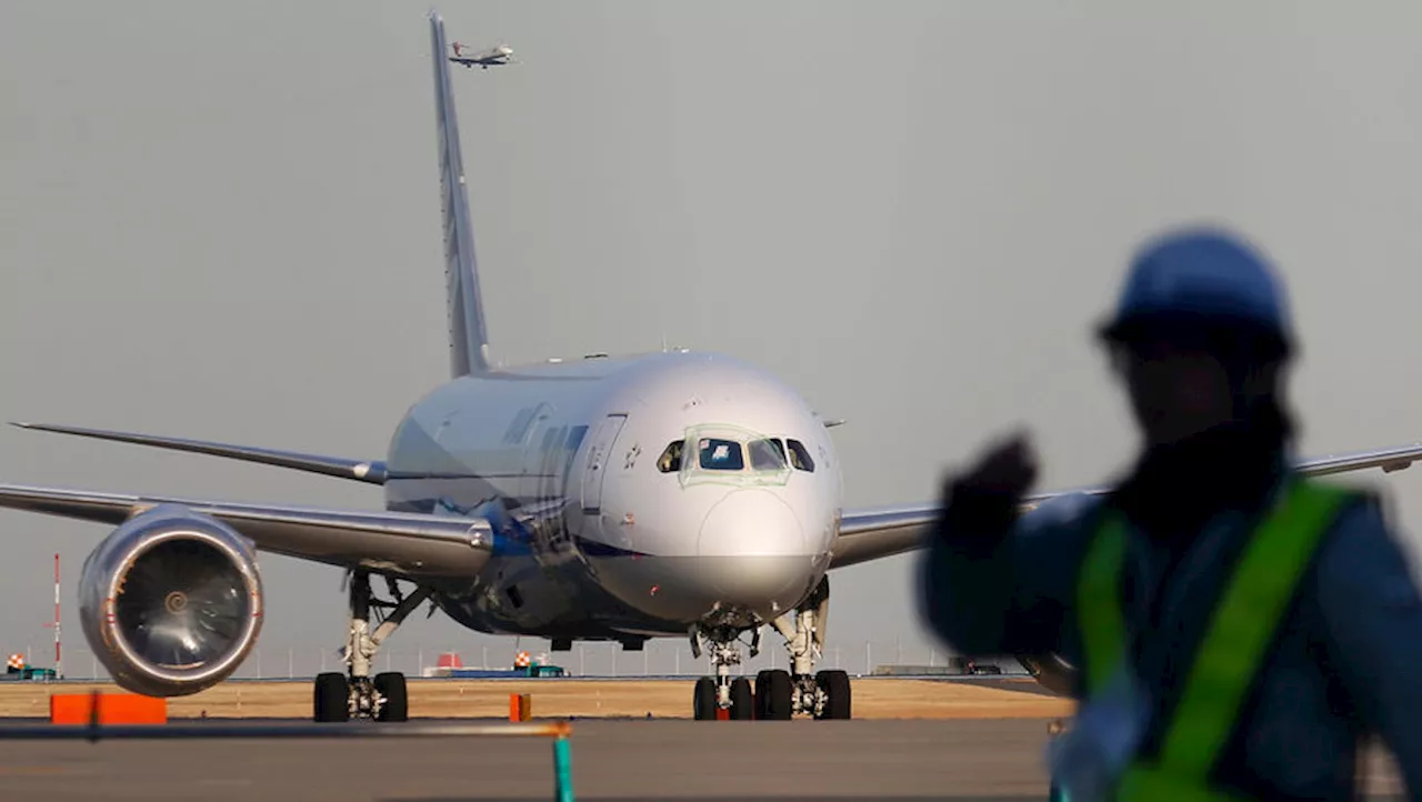 Boeing 787 экстренно сел в «Шереметьево»