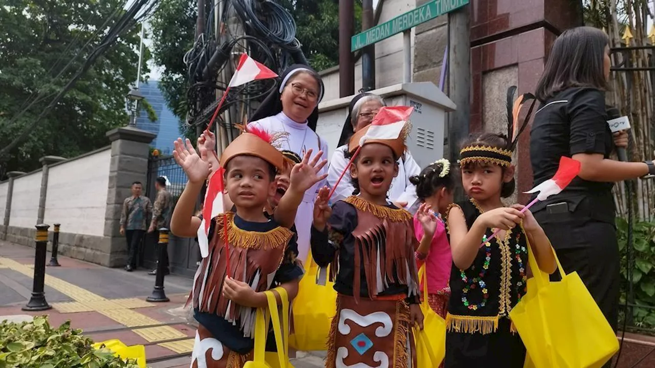 ”Surya Bersinar” dari Anak-anak, Berbuah Rosario dari Paus Fransiskus