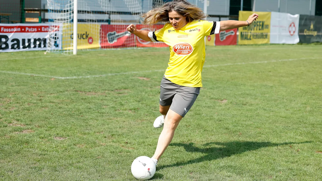  Ex-Ski-Ass Lizz Görgl ist jetzt Fußballerin