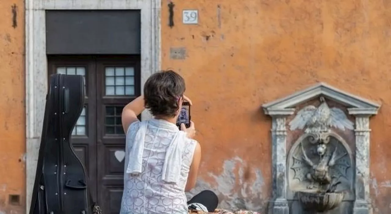 Roma, due piccoli draghi a Via della Conciliazione: sai cosa ci fanno lì?