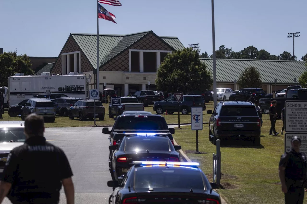 États-Unis : quatre morts après une fusillade dans un lycée en Géorgie