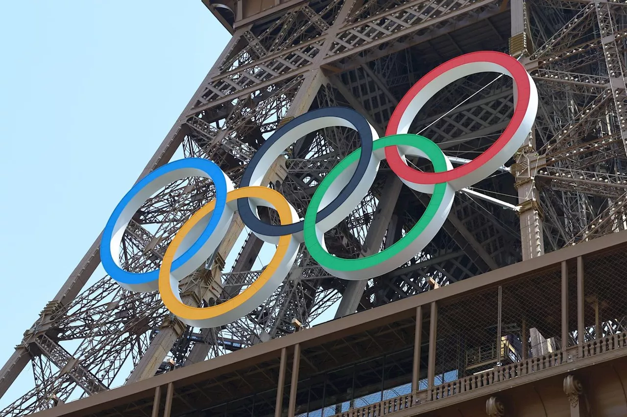 JO 2024 : les anneaux olympiques peuvent-ils rester sur la tour Eiffel ?