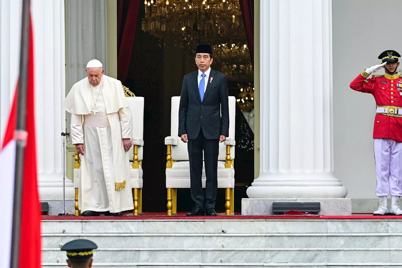 Le pape rencontre le président indonésien à l'entame d'une tournée marathon