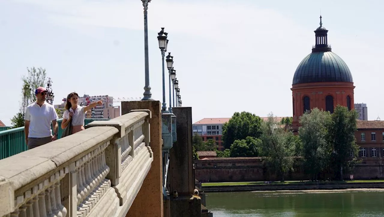 'Des crétins' : deux TikTokeurs verbalisés parce qu’ils ont sauté du pont Saint-Pierre à Toulouse