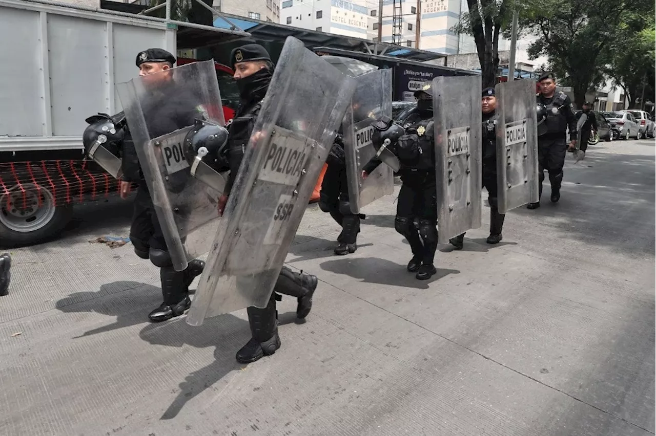 Paristas del PJF trasladan su protesta al Senado