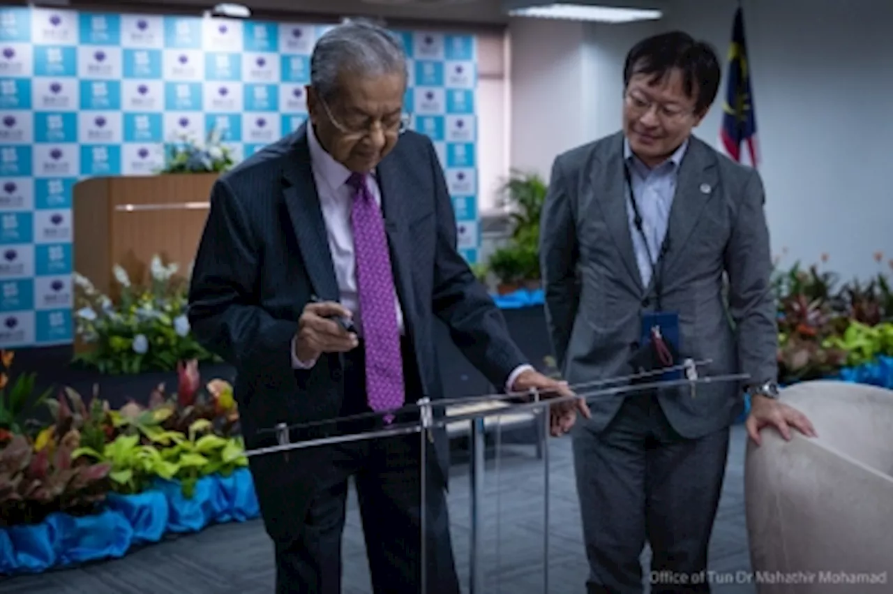 At launch of Tsukuba University’s Malaysia branch, Dr Mahathir vaunts his ‘Look East Policy’