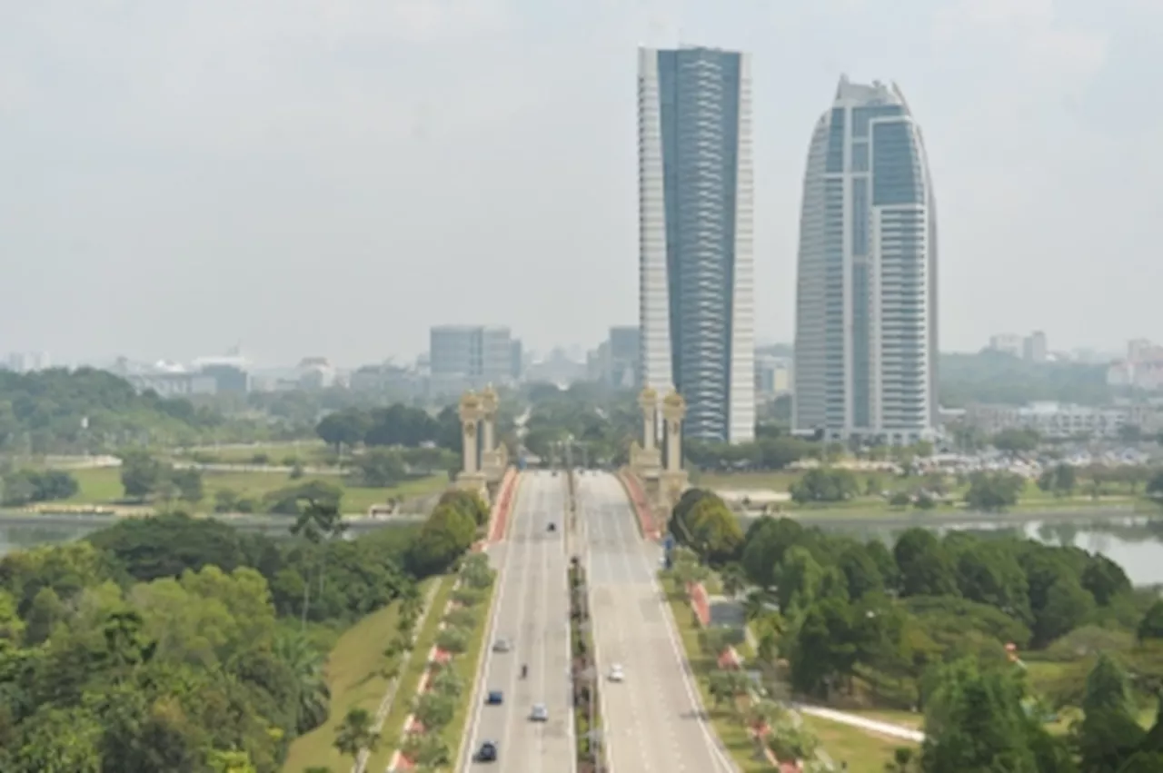Massive reshuffle of ministry sec-gens on the cards? Rumoured list circulated amid Putrajaya’s bid to boost public sector efficiency