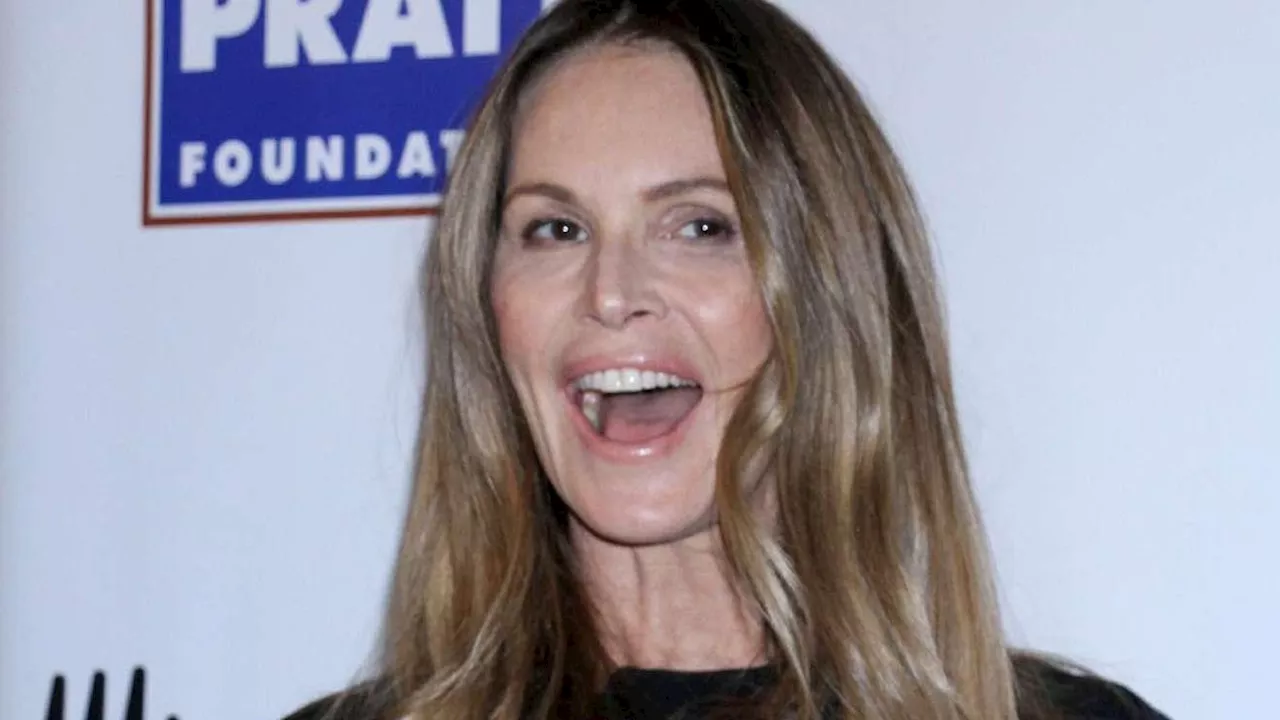 Elle Macpherson e il cancro, l'oncologa: 'Ha seguito protocolli'