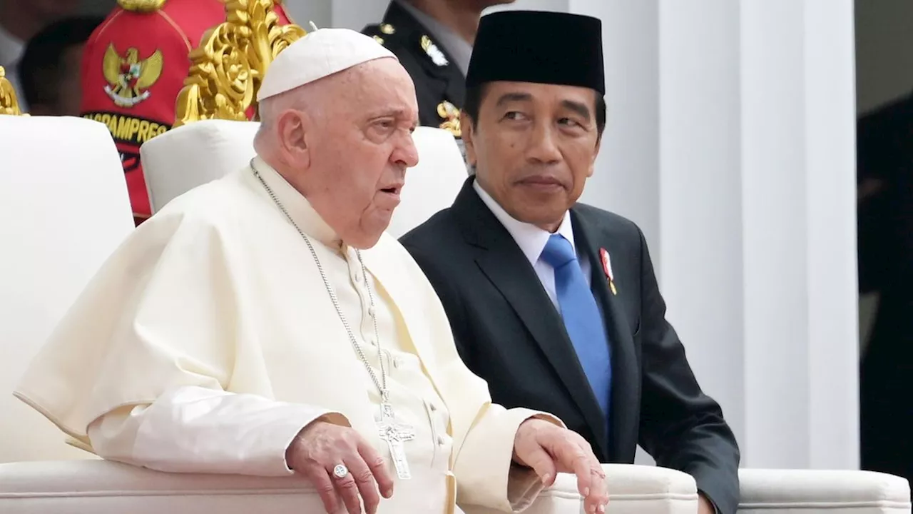 Papa Francesco in Indonesia: 'Contrastare estremismo e intolleranza con dialogo interreligioso'