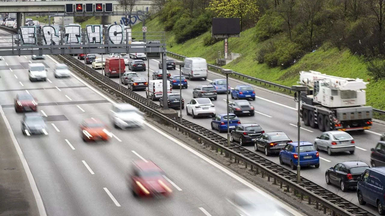 Unfall auf der A100: Flughafenfeuerwehr trauert um Kollegen