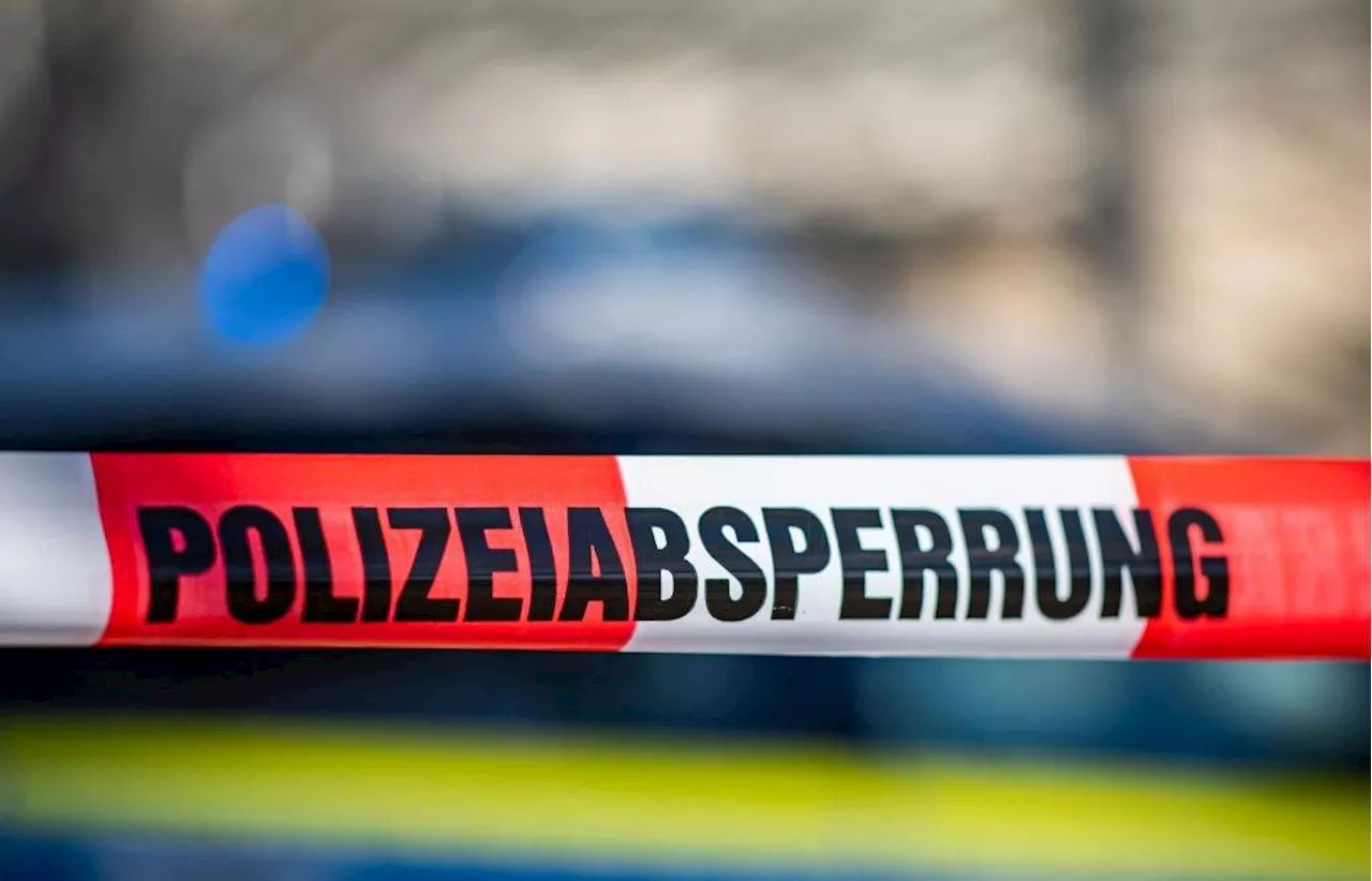 54-Jähriger greift mit Küchenmesser an: Ehefrau flieht verletzt auf Balkon