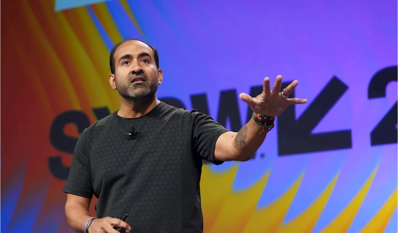 4 simple steps to ‘make yourself indispensable' at work, says bestselling author: ‘It actually works'
