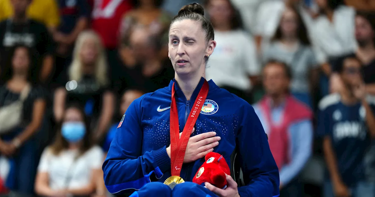 U.S. swimmer Leanne Smith wins record Paralympic gold 2 years after suffering partially collapsed lung