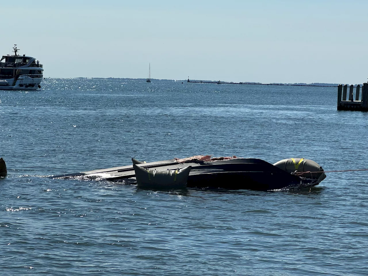 1 dead, 2 people missing after boat crash in Connecticut