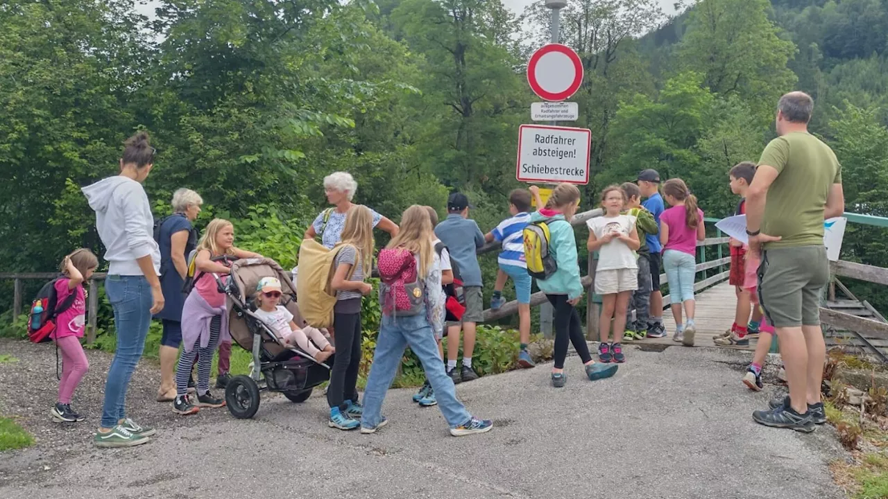 Schnitzeljagd und Kegeln mit den Kinderfreunden in Göstling