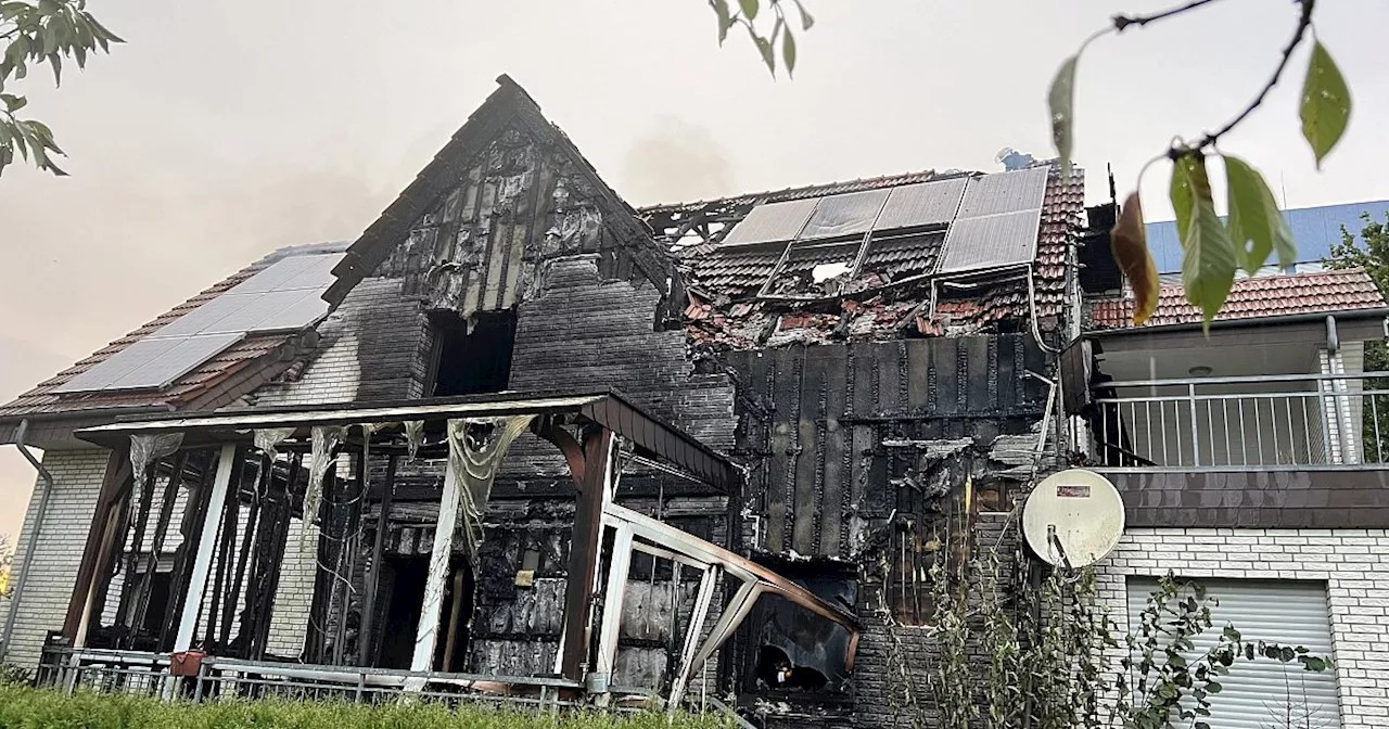 Hausbrand in Bielefeld: Fotovoltaikanlage erschwerte die Löscharbeit