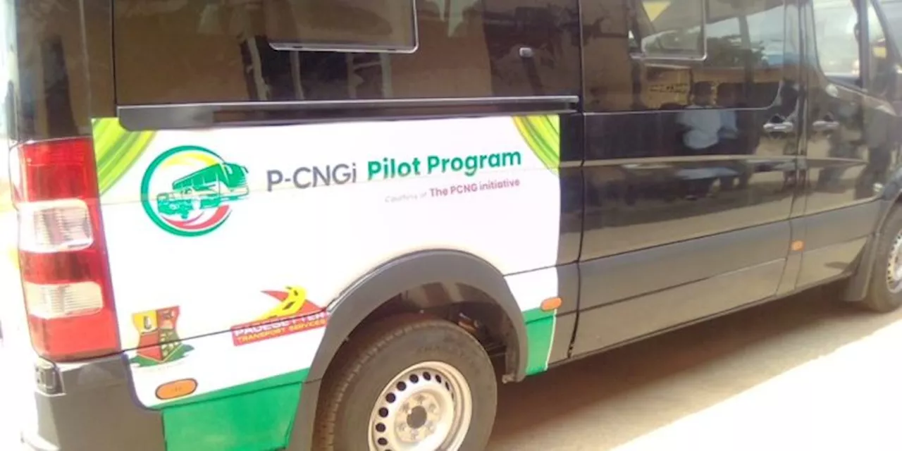 Oyo government receives 20 CNG buses from FG