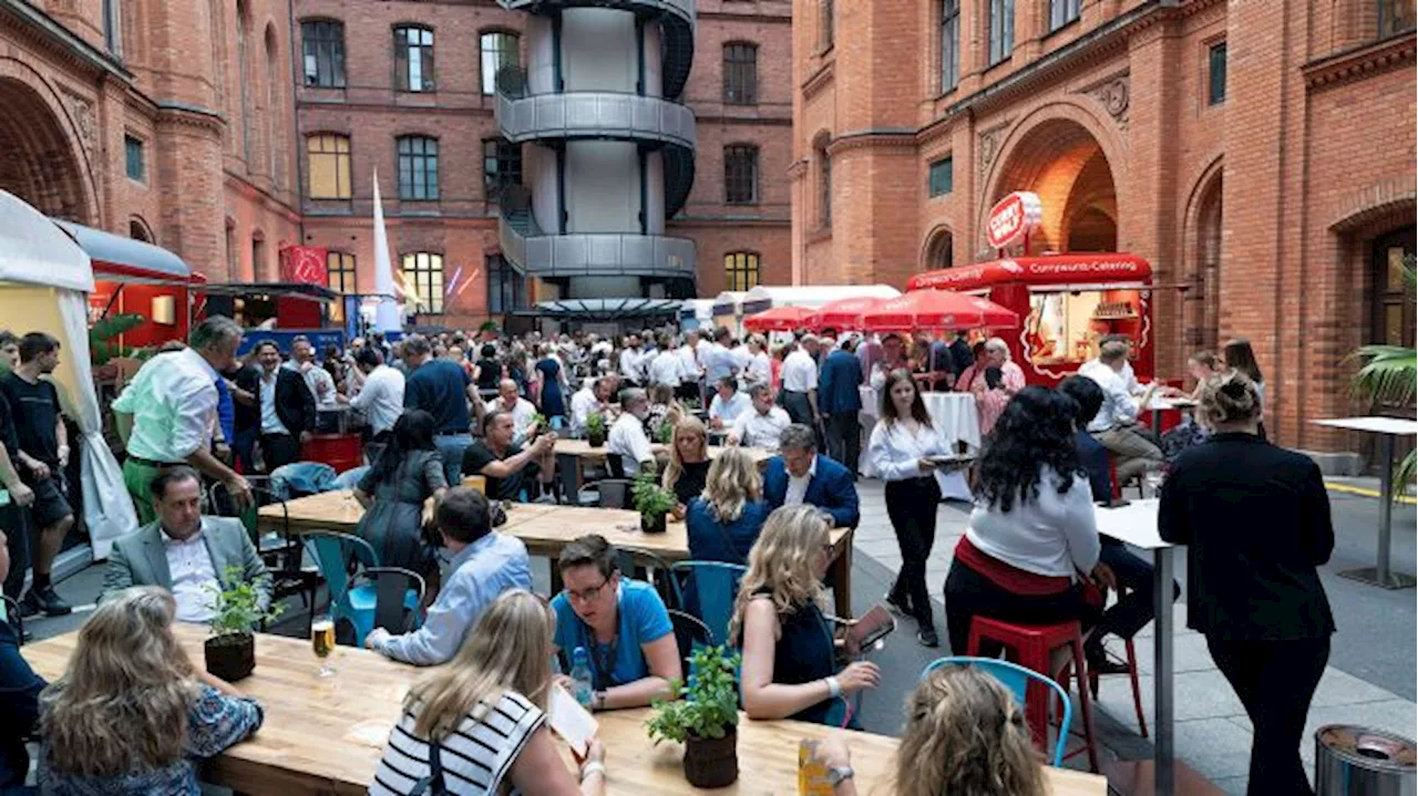 'L'amour toujours' führt zu Ärger beim Hoffest im Roten Rathaus