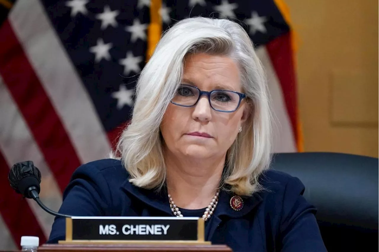 Republican Liz Cheney endorses Kamala Harris