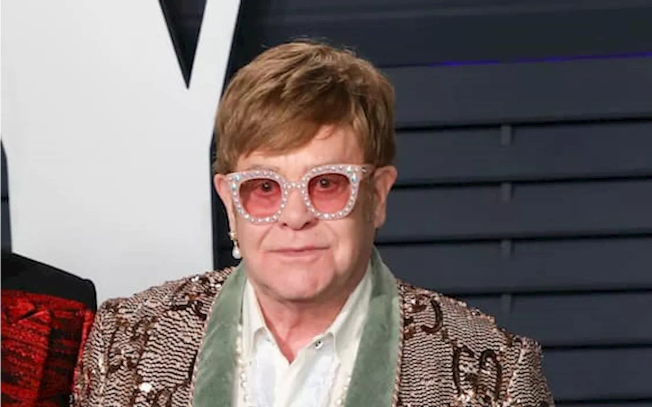 Elton John: 'Un'infezione mi ha lasciato una visione limitata da un occhio'