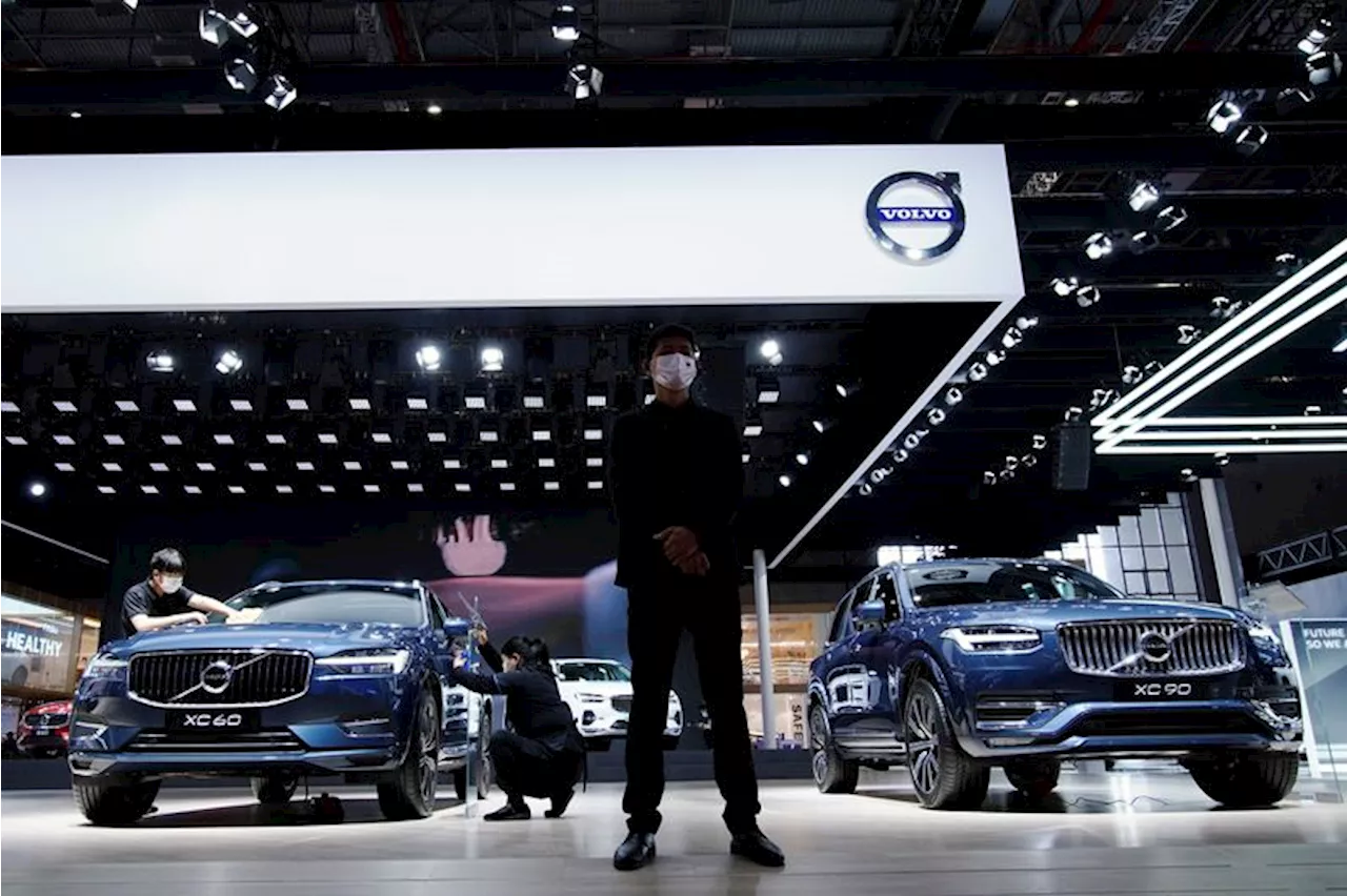 Volvo Cars revamps SUV hybrid as it shifts plans away from pure electric