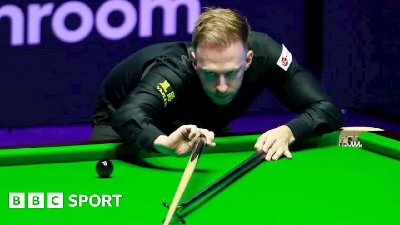 Saudi Arabia Masters: Judd Trump sets up Shaun Murphy semi-final