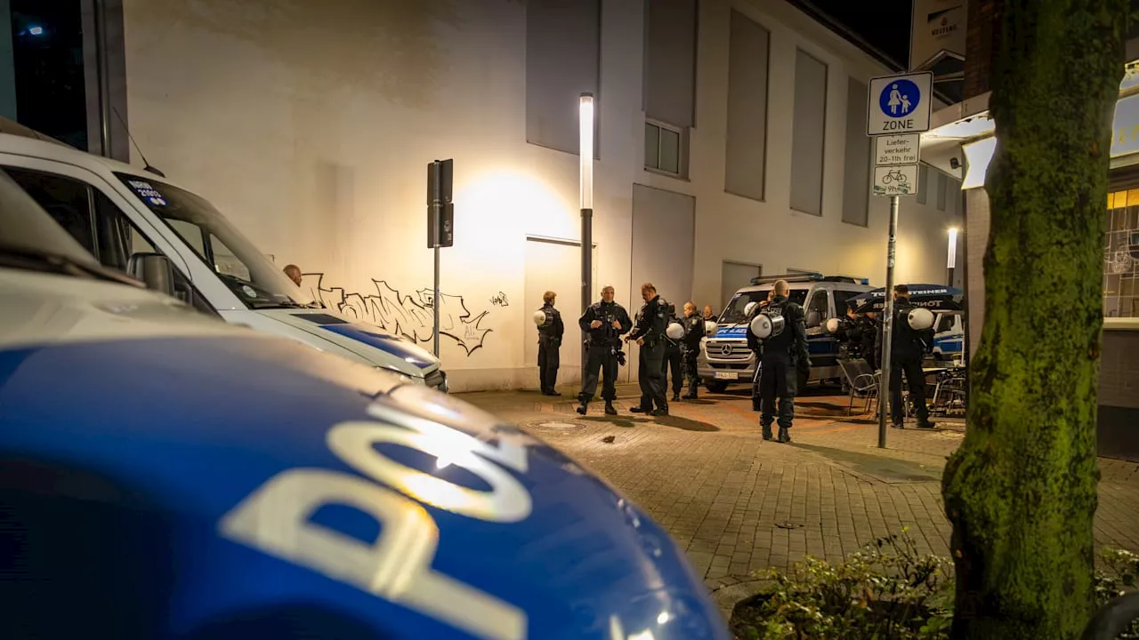 Schalke-Fans gegen Holländer: Massenschlägerei nach FREUNDSCHAFTSSPIEL