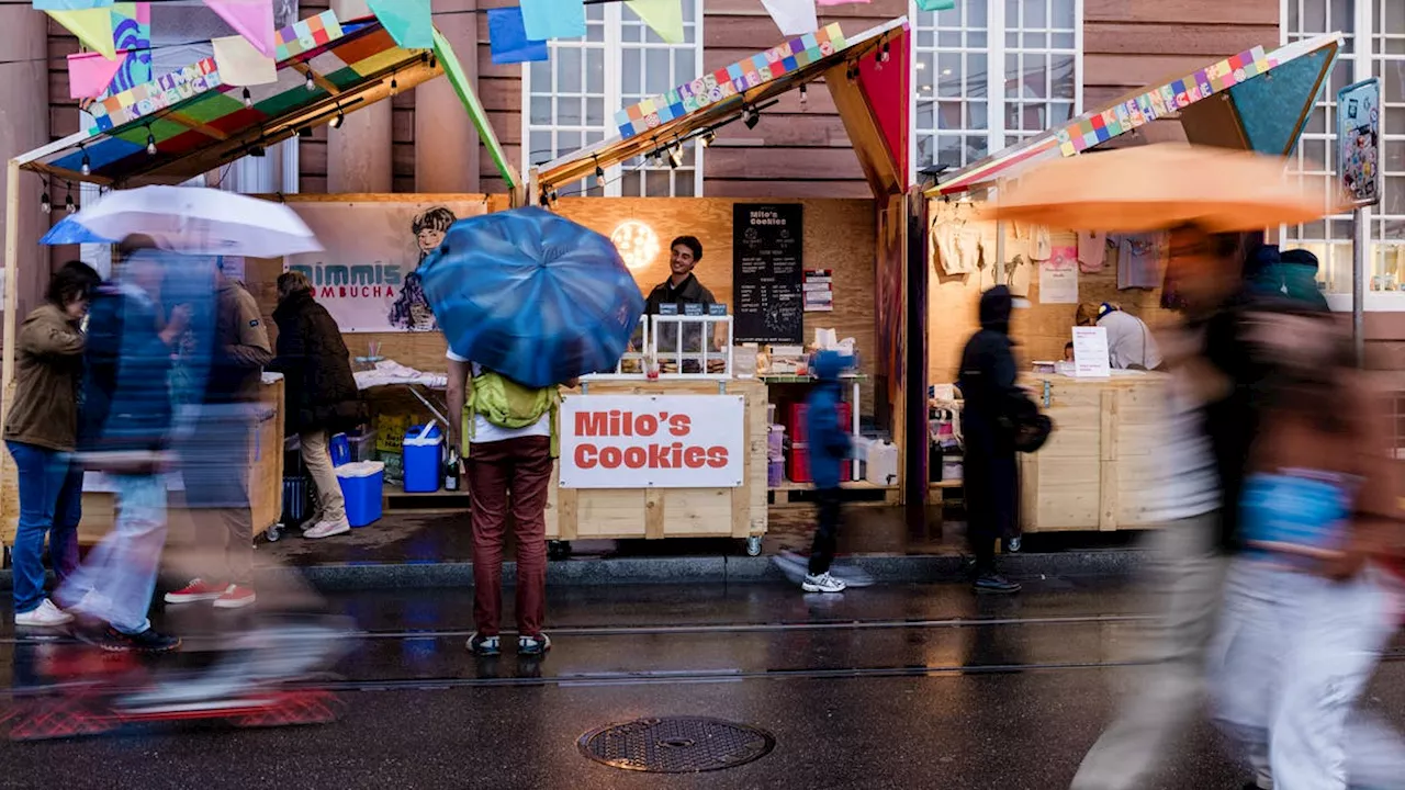 Ein regennasser Start für das Basler Flâneur-Festival – doch es wird wieder sommerlich