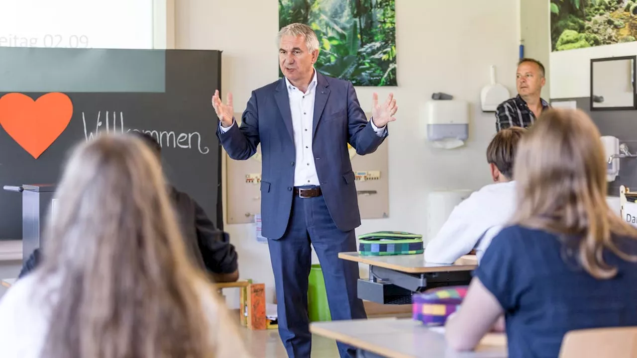 Seit die Schulen neu finanziert werden, sinken die Leistungen der Jugendlichen