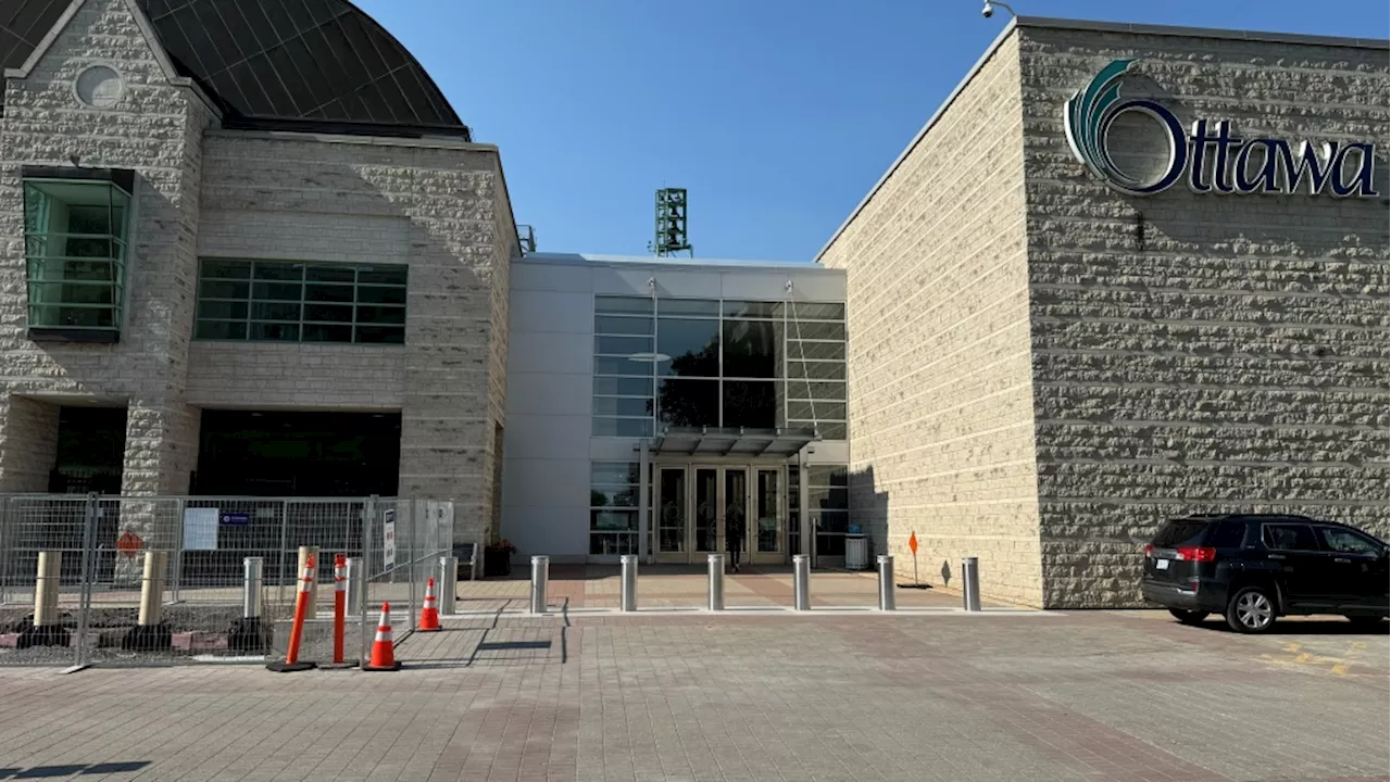 City spending $660,000 for new security bollards at Ottawa City Hall