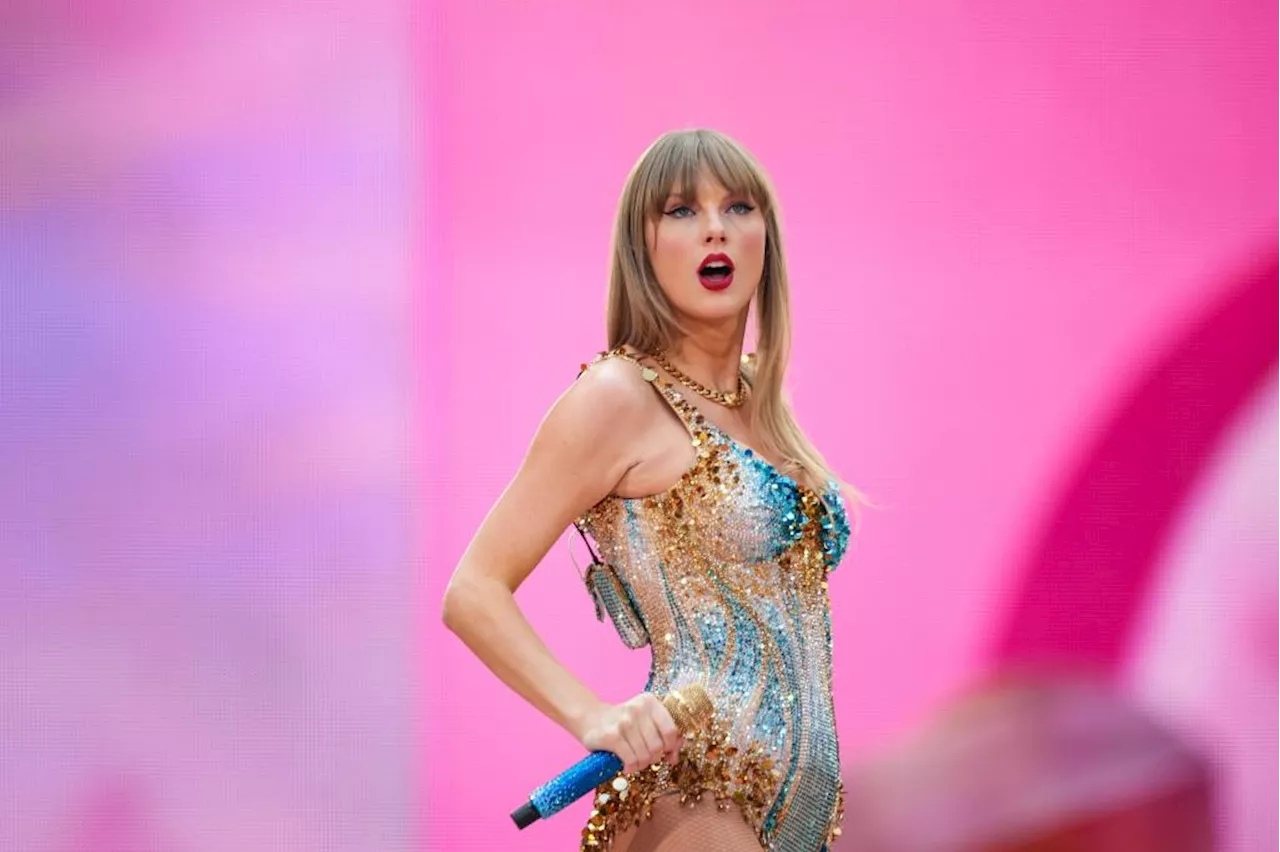 Taylor Swift shows up at Arrowhead Stadium to watch Travis Kelce, Chiefs face Ravens in NFL opener