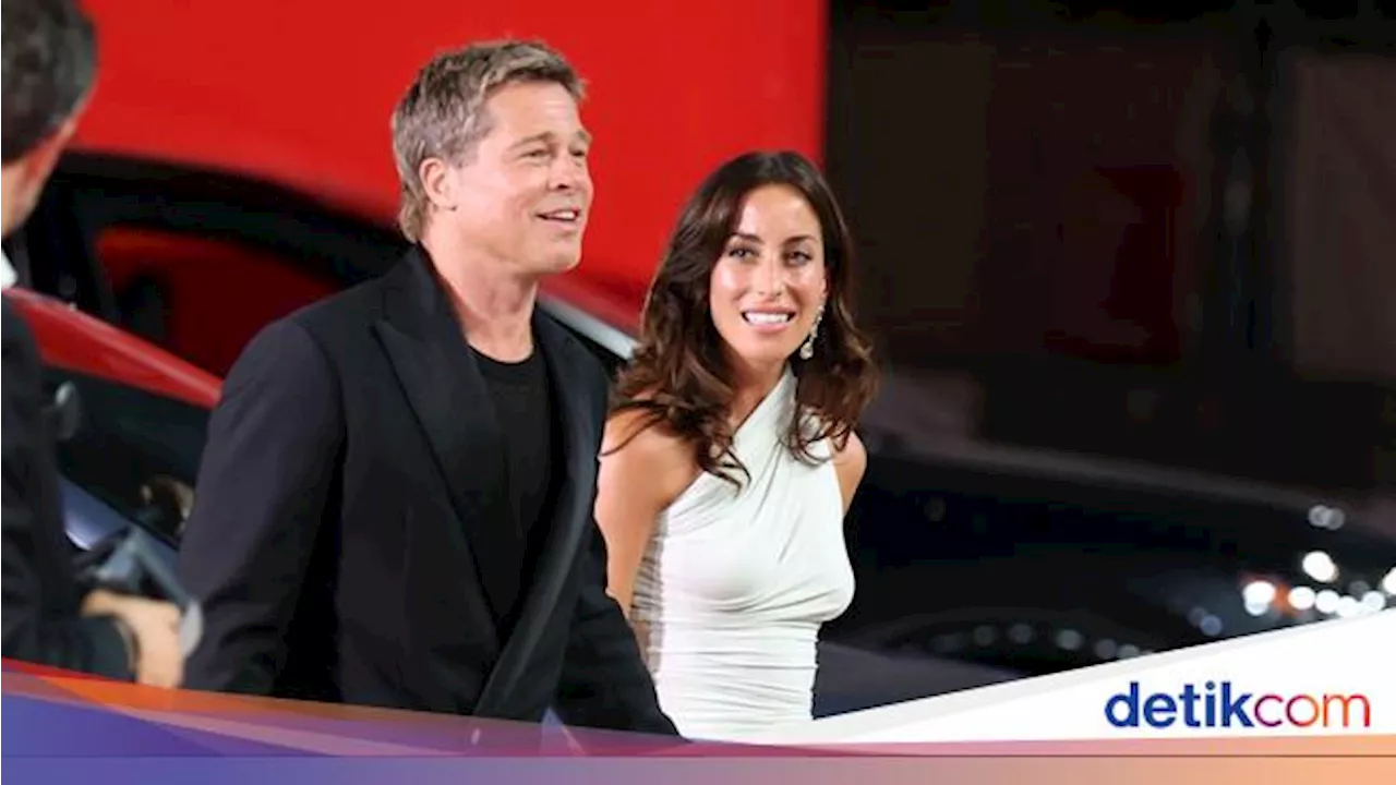 Brad Pitt Makin Sering Pamer Pacar Baru, Ini Potretnya