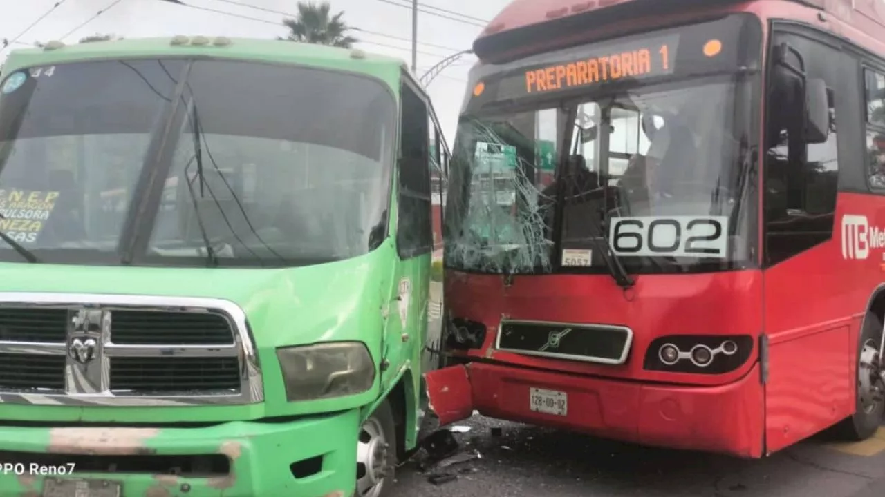 VIDEOS: Choque entre camión y Metrobús deja al menos 8 heridos en San Juan de Aragón