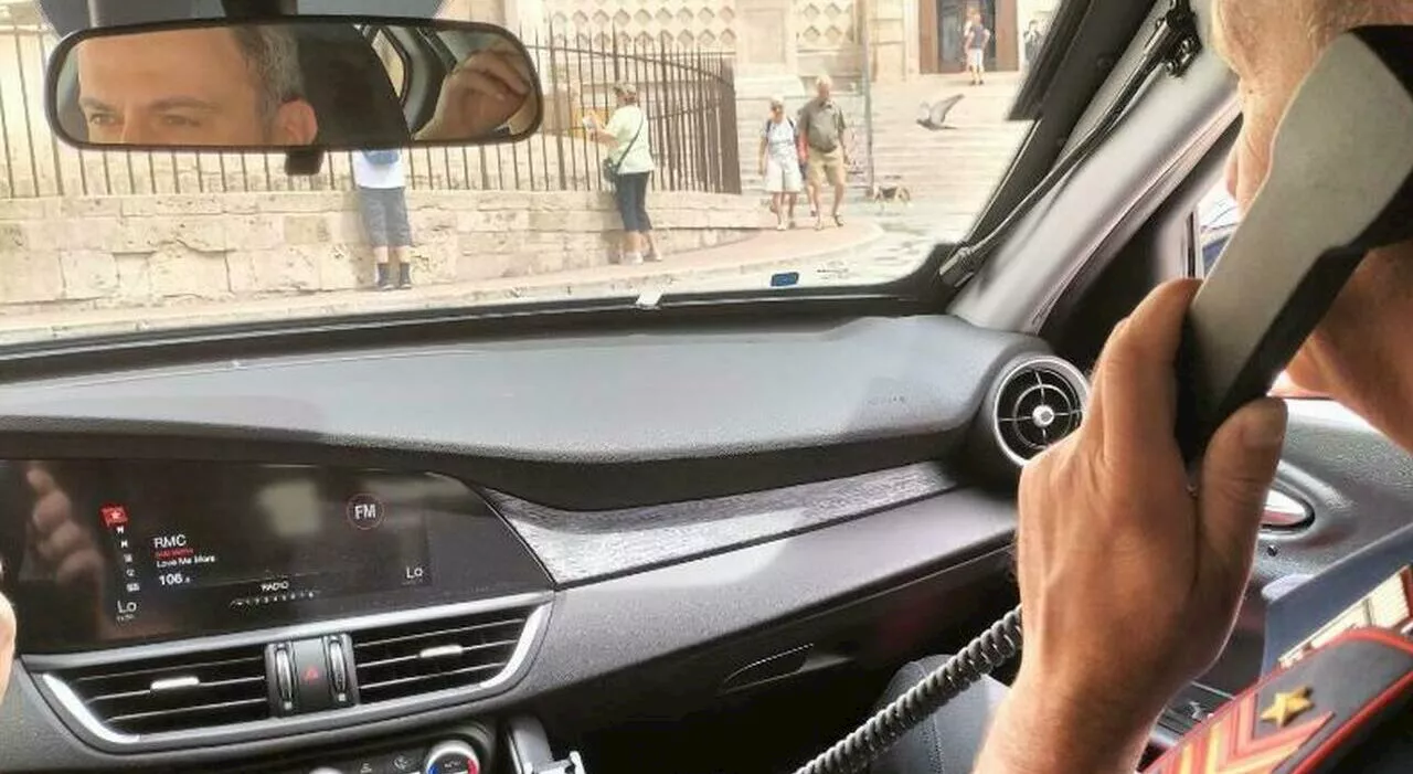 Perugia, testate ai carabinieri in piazza: albanese calmato con spray urticante